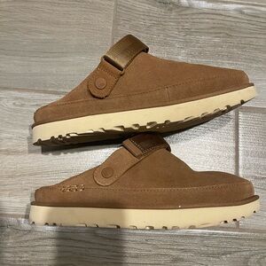 UGG Women’s Goldenstar